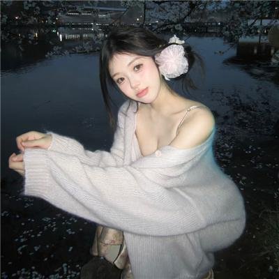 他从火光中走来